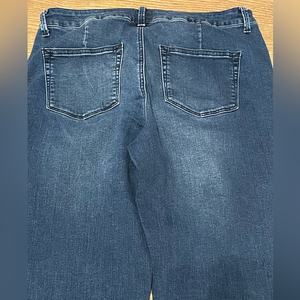 Maurices high-rise‎ size 6 long womens jeans